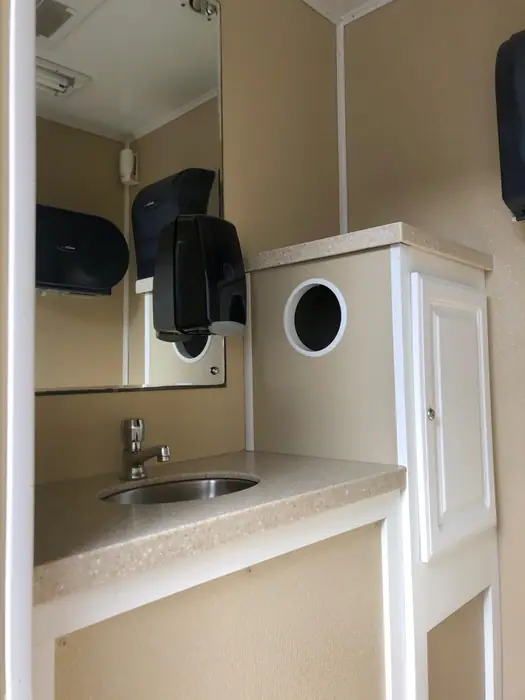 2 Stall Jag Trailer view 3