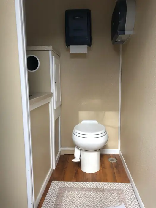 2 Stall Jag Trailer view 4
