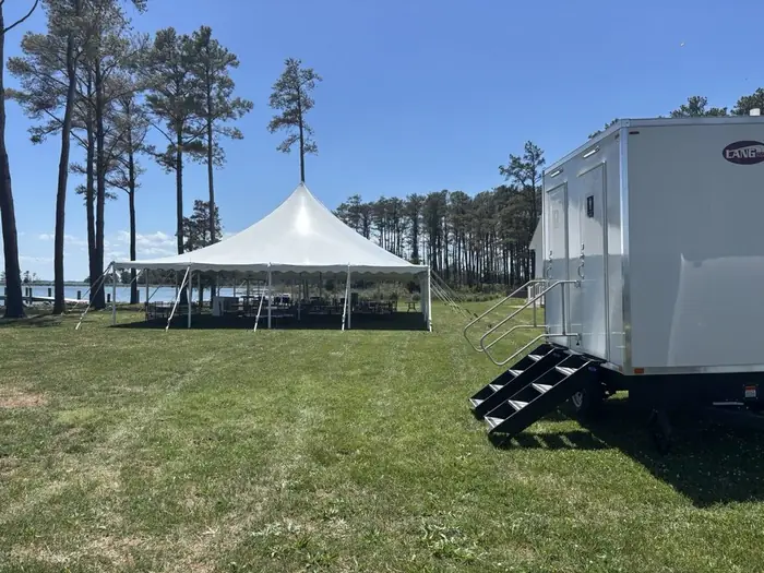 2 Stall Lang Trailer view 1