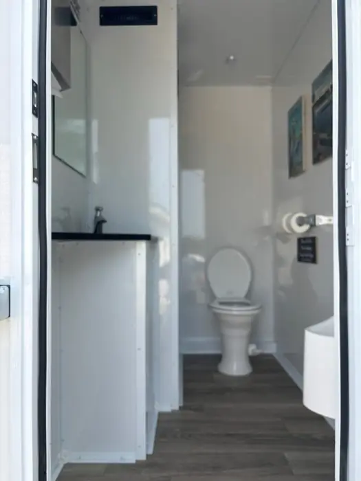2 Stall Lang Trailer view 3