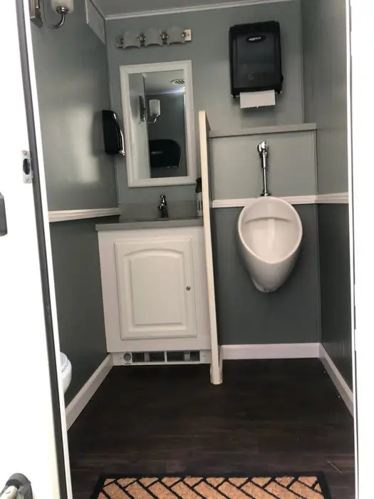 2 Stall Satellite Trailer view 3